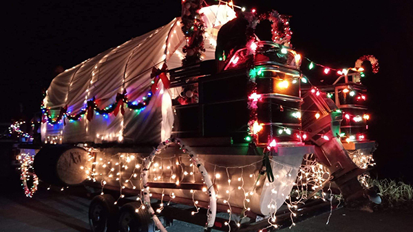 Julie Bowen Covered Wagon Boat front view
