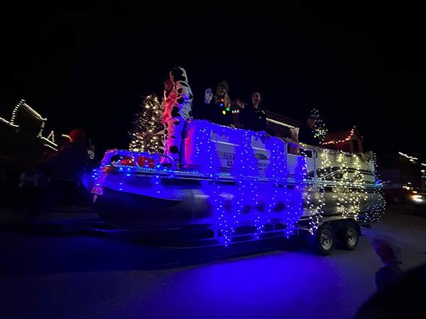 Glasgow FFA Merry and Bright FFA Style Boat